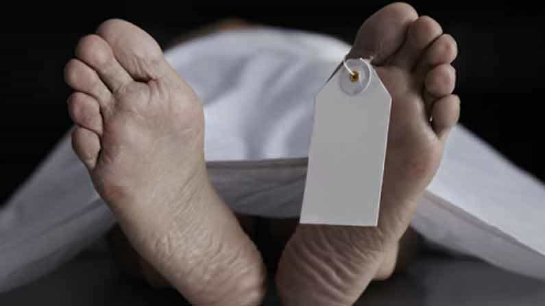 তিনদিন আগে কোভিড রিপোর্ট পজিটিভ, আজ সকাল অশীতিপর বৃদ্ধের ঝুলন্ত দেহ উদ্ধার তিনদিন আগে কোভিড রিপোর্ট পজিটিভ, আজ সকাল অশীতিপর বৃদ্ধের ঝুলন্ত দেহ উদ্ধার