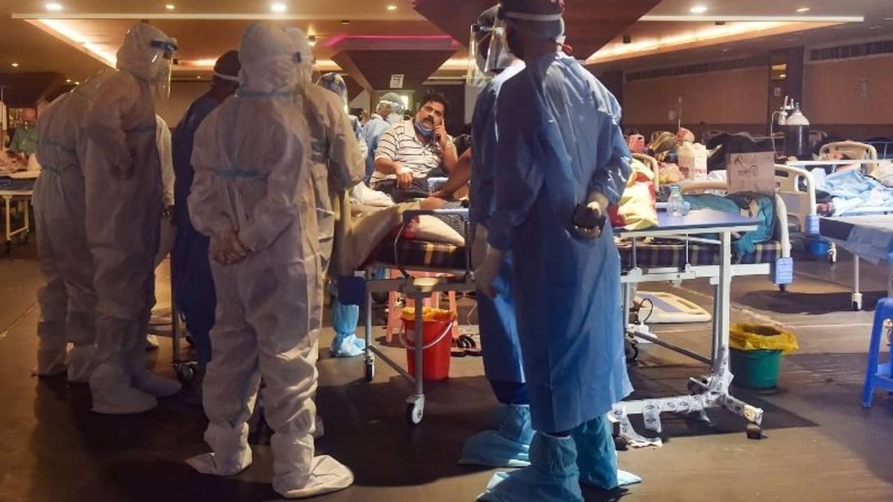 করোনা চিকিৎসা সংক্রান্ত সামগ্রীতে ছাড় নিয়ে বৈঠক জিএসটি কাউন্সিলের, দাম কমতে পারে কী কী পণ্যের?