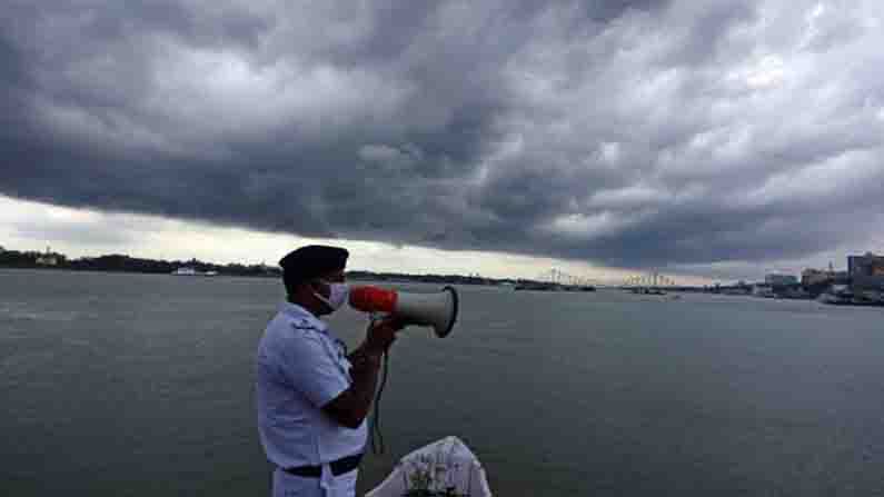 রাজ্যের সামনে চ্যালেঞ্জ 'ইয়াস', বিদ্যুৎ বিপর্যয়ের মোকাবিলায় কন্ট্রোল রুমে থাকবেন খোদ মন্ত্রী