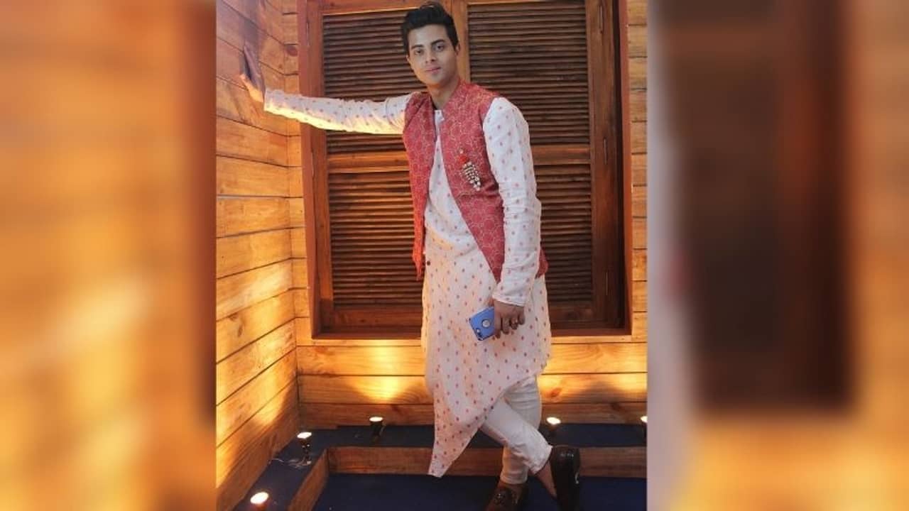 করোনা কালে অভুক্তদের মুখে খাবার তুলে দিচ্ছেন ‘দেশের মাটি’-র কিয়ান