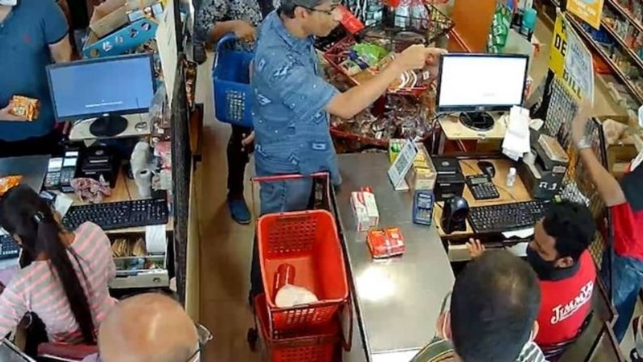 বোকা বোকা নিয়ম, মাস্ক পরা নিয়ে বলছেন খোদ চিকিৎসক!!!