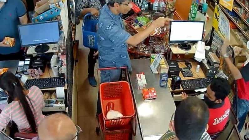'বোকা বোকা নিয়ম', মাস্ক পরা নিয়ে বলছেন খোদ চিকিৎসক!!! 'বোকা বোকা নিয়ম', মাস্ক পরা নিয়ে বলছেন খোদ চিকিৎসক!!!