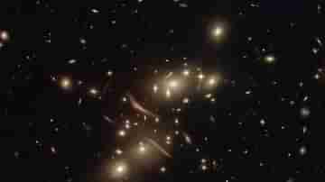 শতাধিক ছায়াপথের সংযোগস্থল, গ্যালাক্সি ক্লাস্টার-এর ছবি ধরা পড়েছে নাসার Hubble টেলিস্কোপে