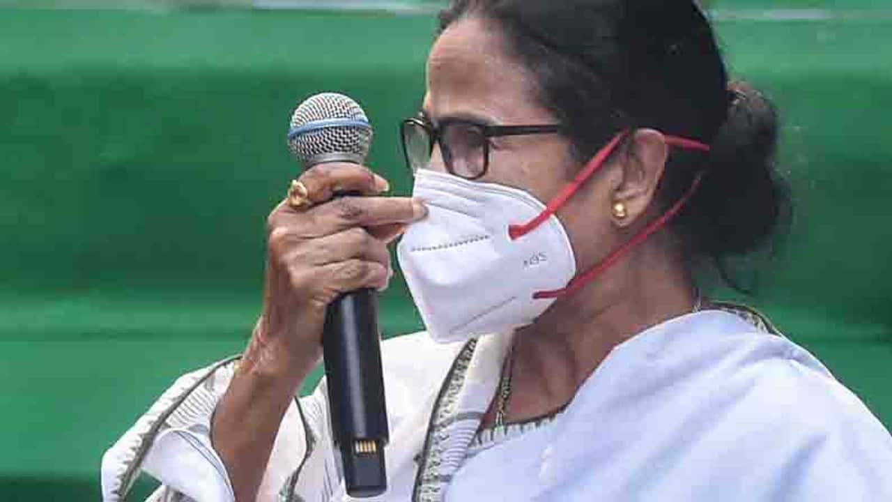 এক সেকেন্ডের জন্য কথা বলতে দেওয়া হল না, এত অবহেলা! মোদীর বৈঠকে ক্ষুব্ধ মমতা