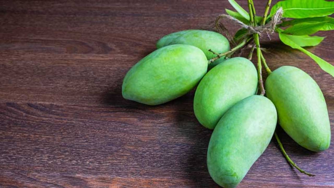 কাঁচা আমের আচারের এই দুটি রেসিপি ট্রাই করতে পারেন