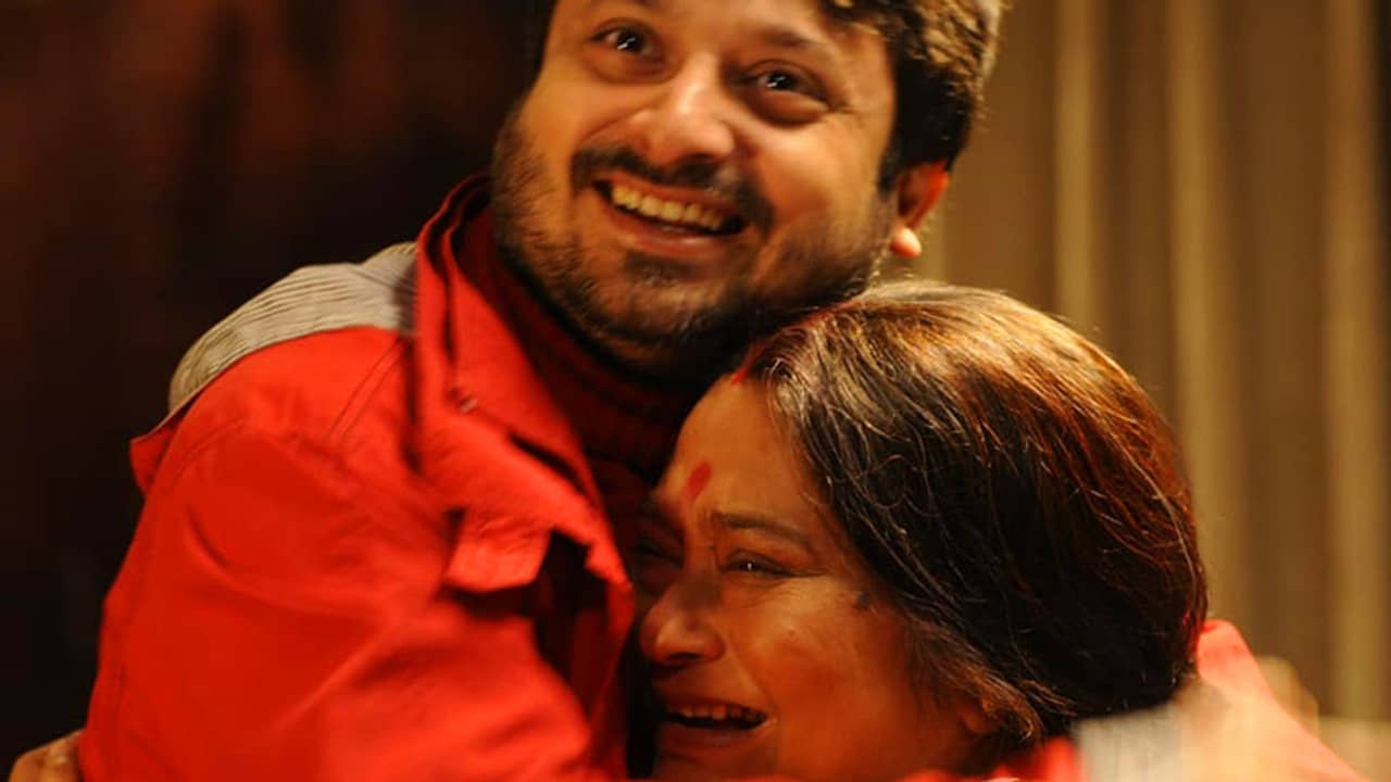 তুমিই পারো ২১৭ দিনের বক্সঅফিস রেকর্ড গড়তে, গুরু স্বাতীলেখা সেনগুপ্তর জন্মদিনে লিখলেন শিবপ্রসাদ