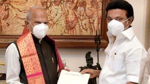 ১০ বছরের লড়াই শেষ, প্রথমবার তামিলনাড়ুর মুখ্যমন্ত্রী হিসাবে শপথ নিলেন এমকে স্ট্যালিন, সঙ্গী ৩৩ মন্ত্রী 