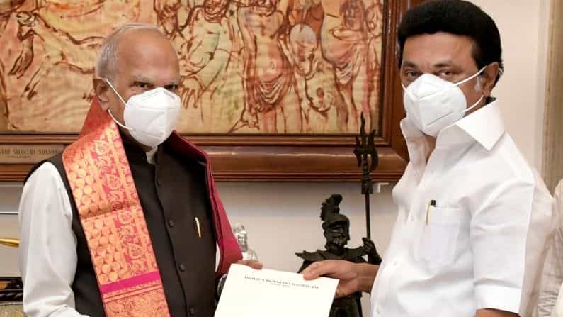 ১০ বছরের লড়াই শেষ, প্রথমবার তামিলনাড়ুর মুখ্যমন্ত্রী হিসাবে শপথ নিলেন এমকে স্ট্যালিন, সঙ্গী ৩৩ মন্ত্রী