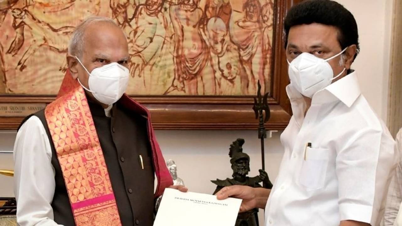 ১০ বছরের লড়াই শেষ, প্রথমবার তামিলনাড়ুর মুখ্যমন্ত্রী হিসাবে শপথ নিলেন এমকে স্ট্যালিন, সঙ্গী ৩৩ মন্ত্রী