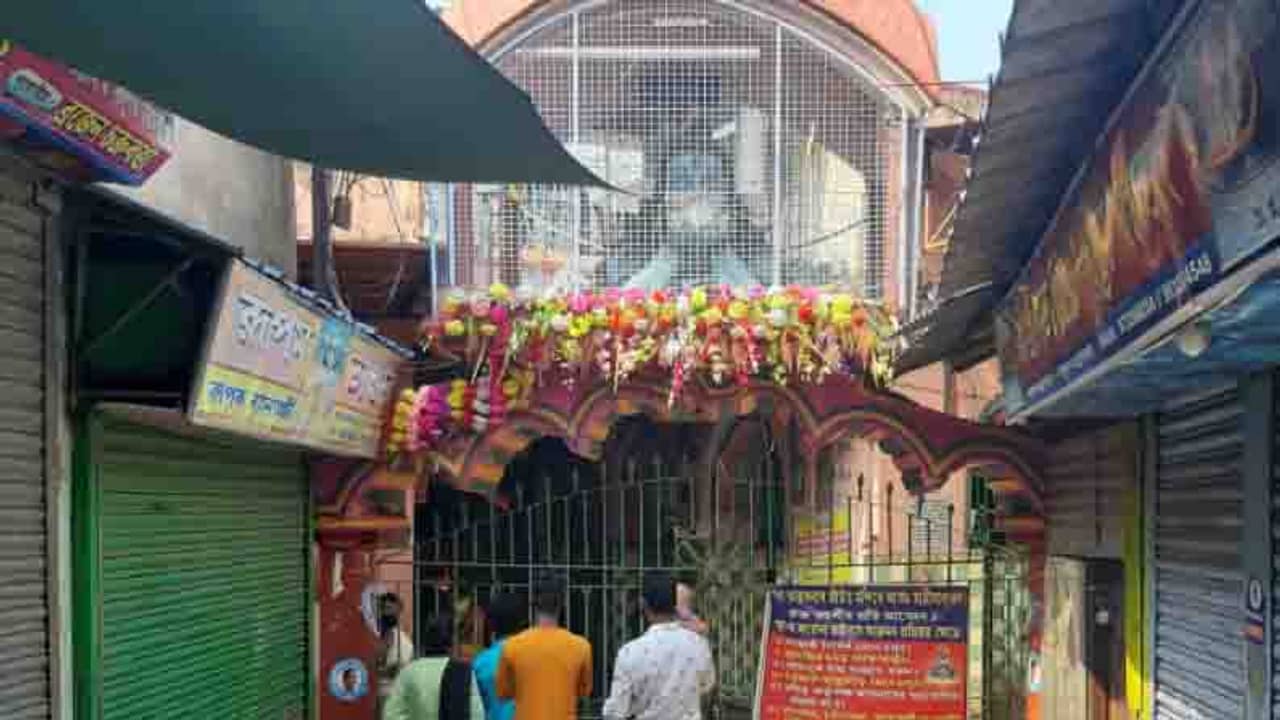 আজ থেকে খুলল তারকেশ্বর মন্দির, পুজো দেওয়ার সময় ও নিয়মে বদল