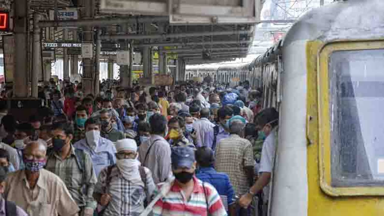 কোভিড-কালে কড়া নির্দেশিকা রেলের, কোন রাজ্যে কী নিয়ম?