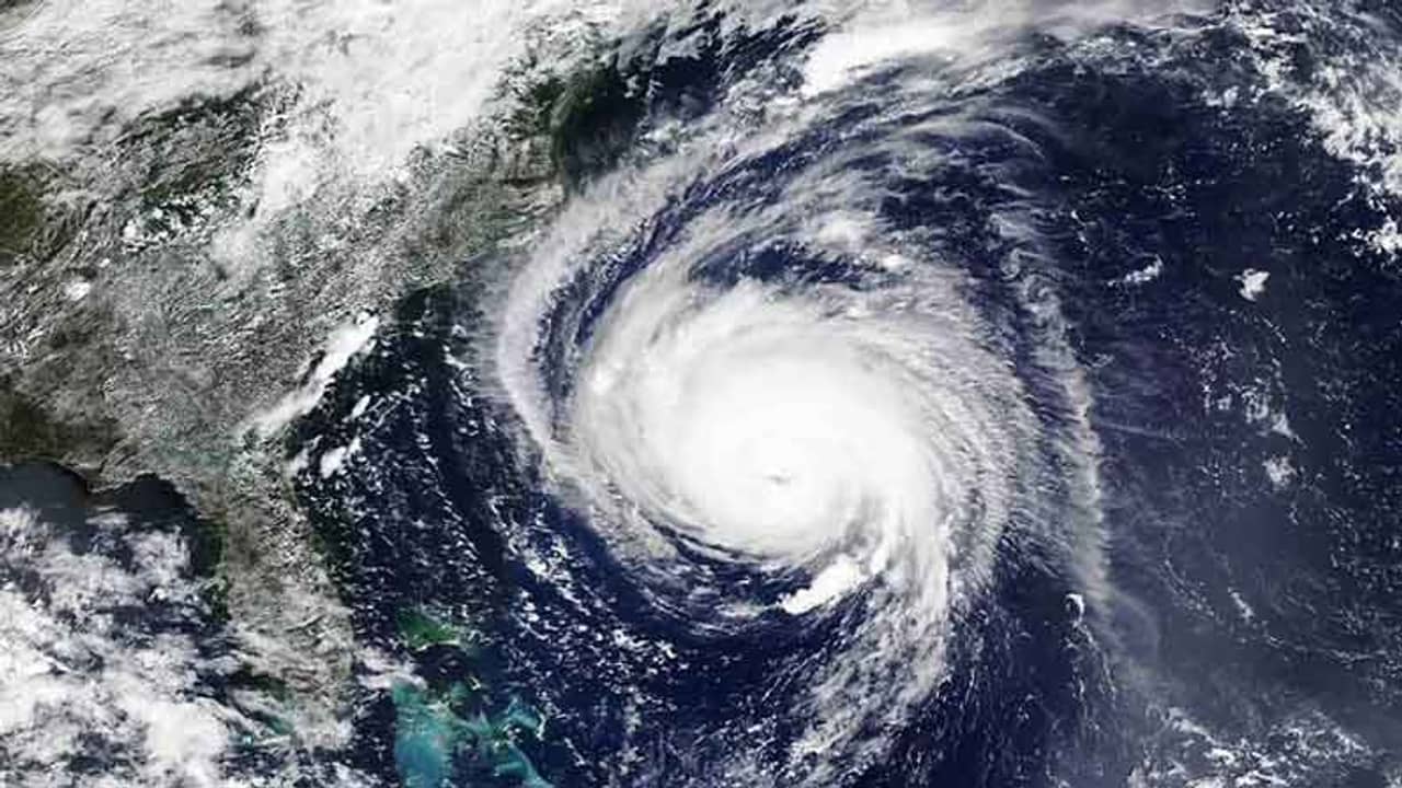 বিপদের প্রহর গুনছে বাংলা, ইয়াস মোকাবিলায় নেমে পড়েছে এনডিআরএফ