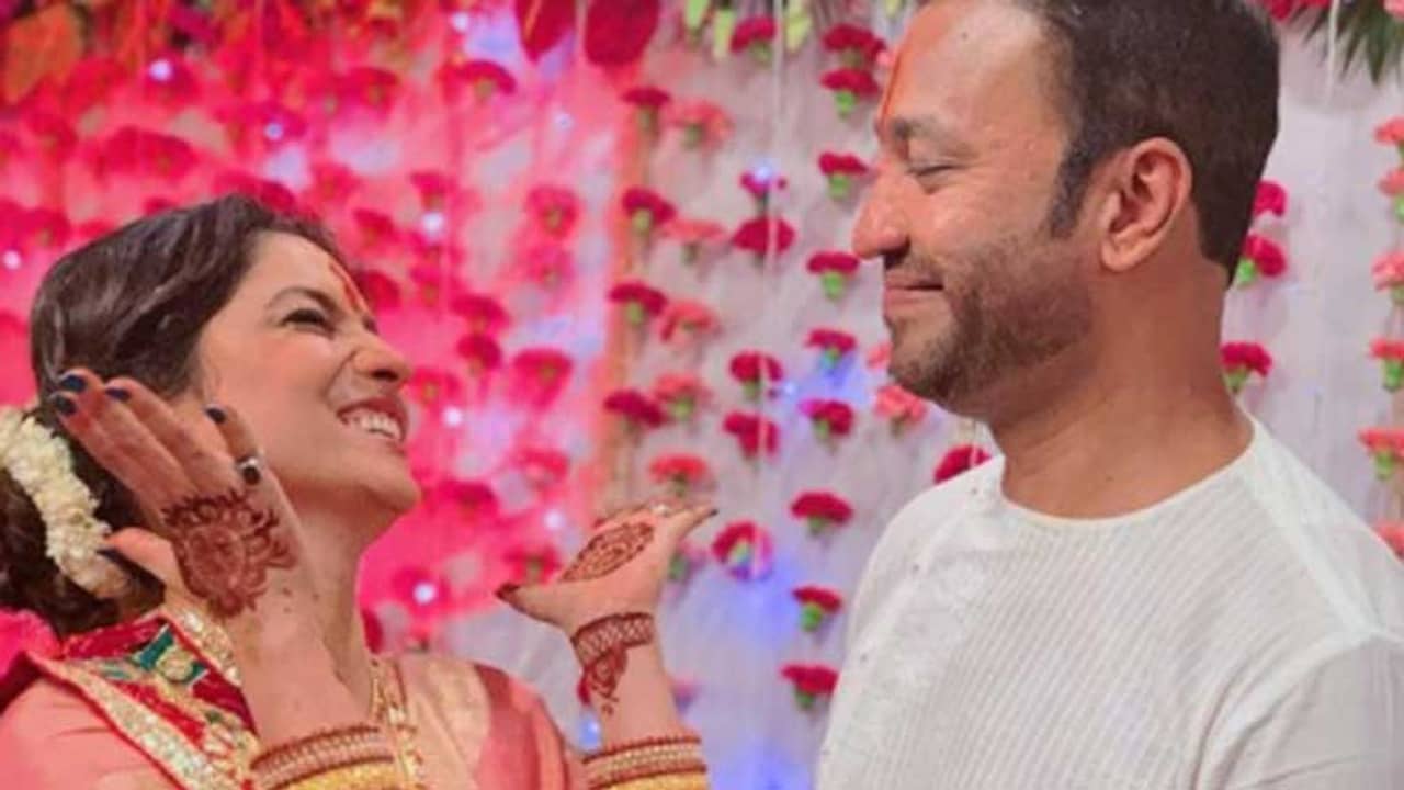 সুশান্তের মৃত্যুবার্ষিকীর পরের দিনই বর্তমান প্রেমিকের প্রশংসায় অঙ্কিতা