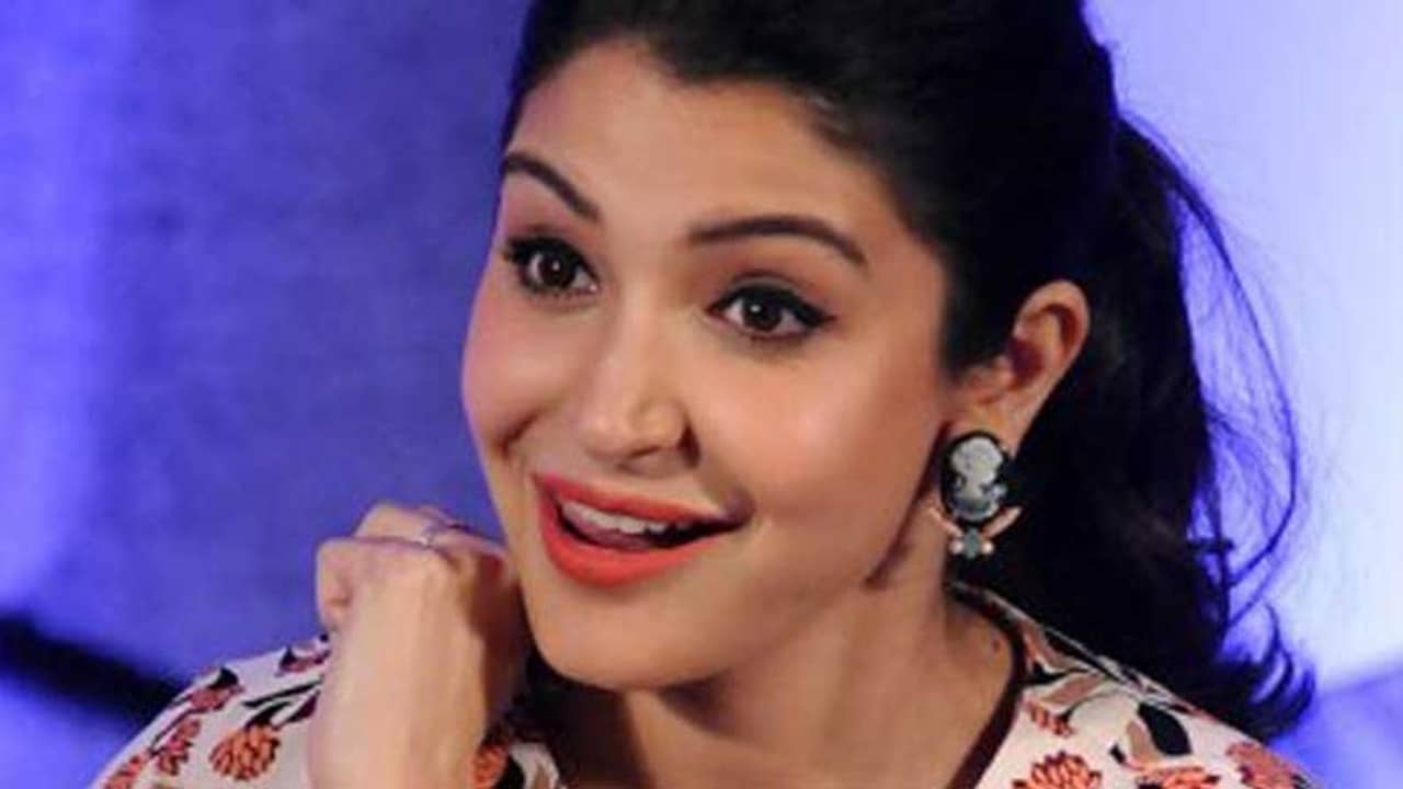 ১৫ বছর বয়সে দেখতে খারাপ বলে বাদ পড়েছিলেন অনুষ্কা শর্মা!