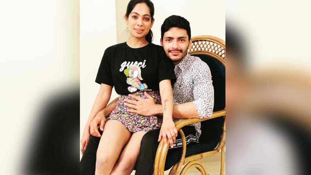 স্ত্রীর সঙ্গে একান্ত মুহূর্তের ছবি শেয়ার করলেন অর্জুন, আজ জীবনের বিশেষ দিন