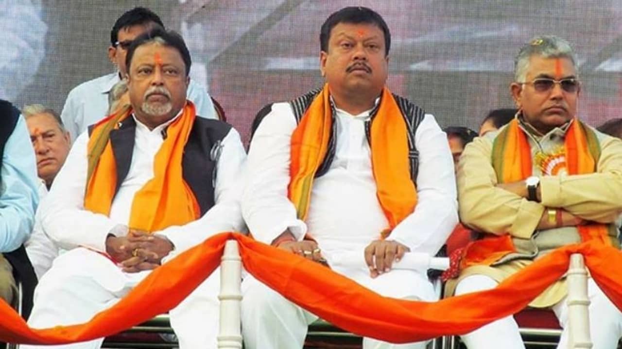 ভাইরাল অডিয়োতে দিলীপকে ঘিরে বিক্ষোভ করার ইন্ধন! হুগলির নেতাকে শো-কজ বিজেপির