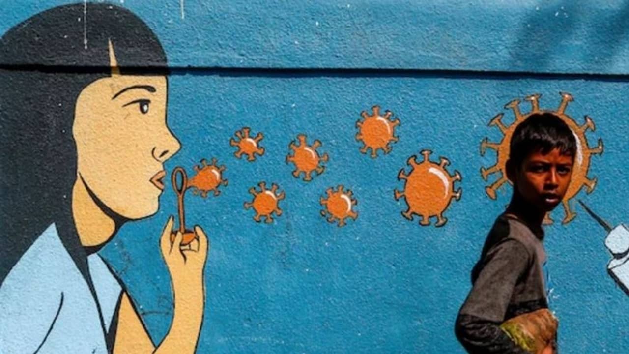 ফের রূপ বদলে ফেলল করোনা! তৃতীয় ঢেউয়ের আগে দেশে নয়া স্ট্রেন ডেল্টা প্লাস, কতটা ভয়ঙ্কর?