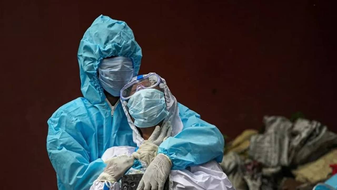 রেকটামে রক্তপাত, মিউকরমাইকোসিসের পর করোনা আক্রান্তদের শরীরে হাজির নতুন সংক্রমণ