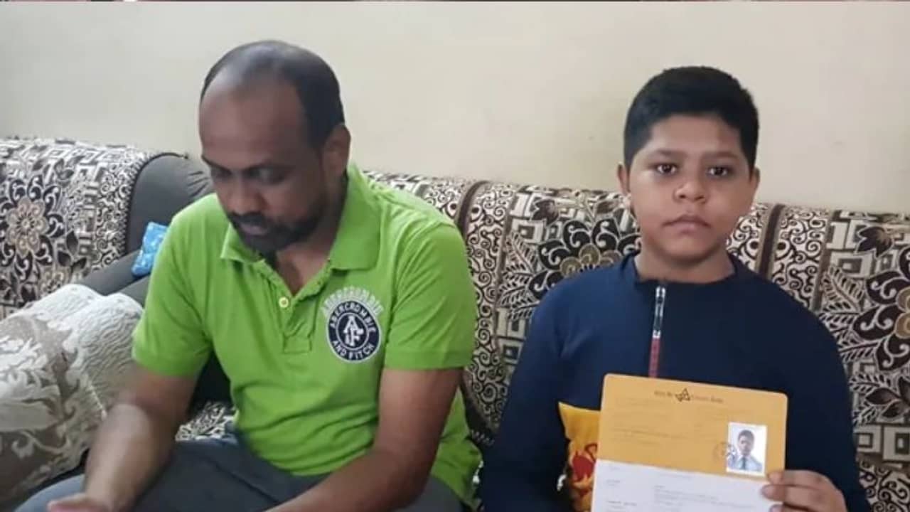 উলট পুরাণ! ভ্যাকসিন পেল ১৩ বছরের নাবালক