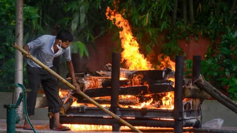 সৎকারের পর ছাই সংগ্রহ করতে পারেনি পরিবার, সেই ছাই দিয়েই শ্মশানে তৈরি হচ্ছে পার্ক! সৎকারের পর ছাই সংগ্রহ করতে পারেনি পরিবার, সেই ছাই দিয়েই শ্মশানে তৈরি হচ্ছে পার্ক!