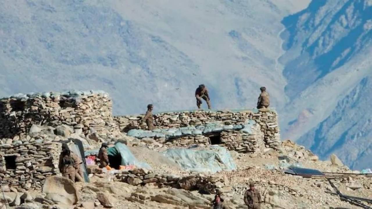 লাদাখের আকাশে মহড়া শুরু চিনা বায়ুসেনার, উস্কানি ছড়িয়ে উহানকে আড়াল করার চেষ্টা!