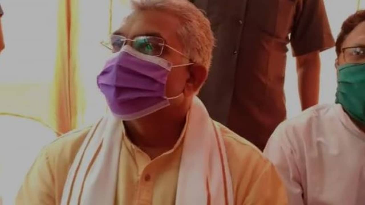 বোমার কারখানাই পশ্চিমবঙ্গের কুটির শিল্প তোপ দিলীপের, নজরে পুরসভা ভোট