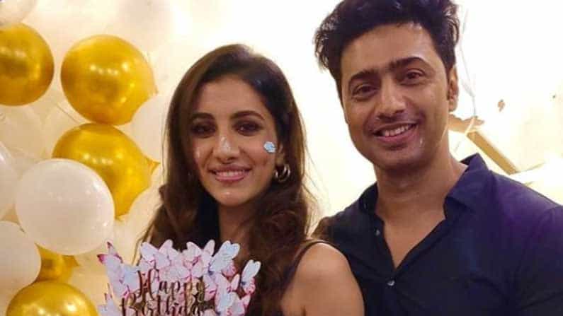‘হ্যাপি বার্থ ডে লভ’, রুক্মিণীর জন্য ভালবাসা প্রকাশ দেবের ‘হ্যাপি বার্থ ডে লভ’, রুক্মিণীর জন্য ভালবাসা প্রকাশ দেবের