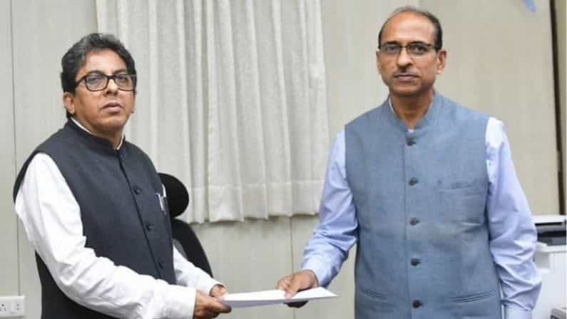 'দুয়ারে ত্রাণ' বণ্টনের দায়িত্বে সরকারি আধিকারিক, দুর্নীতি এড়াতে কড়া সিদ্ধান্ত মুখ্যসচিবের 'দুয়ারে ত্রাণ' বণ্টনের দায়িত্বে সরকারি আধিকারিক, দুর্নীতি এড়াতে কড়া সিদ্ধান্ত মুখ্যসচিবের