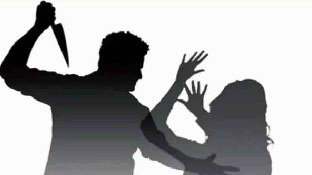 বিয়ের কার্ডে নেই নাম! বিবাদে জখম ৪