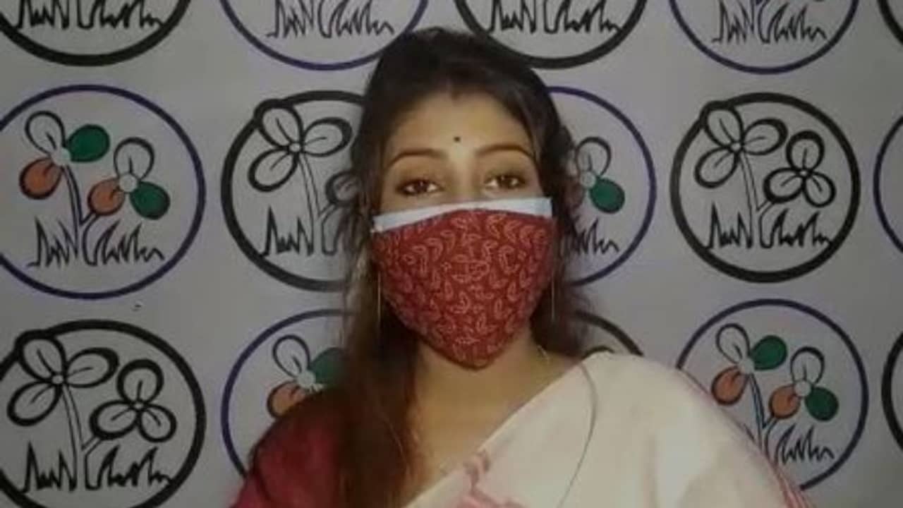 মিলছে না রেশন কার্ড, ২০হাজার মানুষের দুয়ারে জিজ্ঞাসাবাদের নিদান লাভলীর