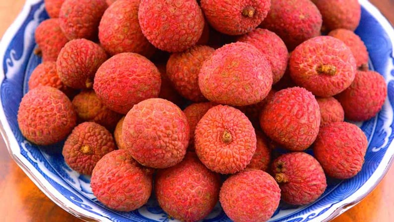 লিচু দিয়ে তৈরি এই পাঁচটি ফেস প্যাক ত্বক ভাল রাখবে