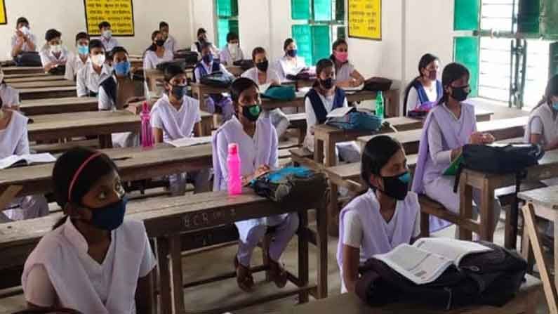 অনলাইনে MCQ টাইপ প্রশ্ন? মাধ্যমিক উচ্চমাধ্যমিক পরীক্ষার পদ্ধতি নিয়ে আজই রিপোর্ট কমিটির