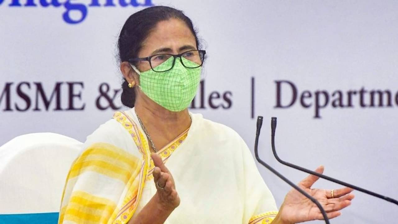 তৃণমূলে এক ব্যক্তি এক পদ! মন্ত্রীদের ছাড়তে হতে পারে লালবাতি গাড়ি