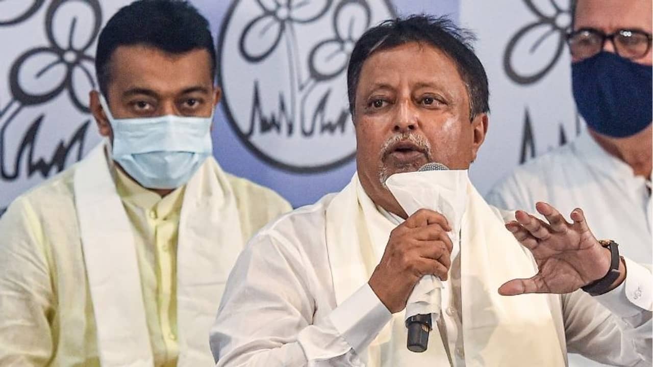 সবুজ জার্সিতে ফের খেলা শুরু মুকুলের, রাতেই এক ঝাঁক বিজেপি সাংসদ-বিধায়কদের ফোন