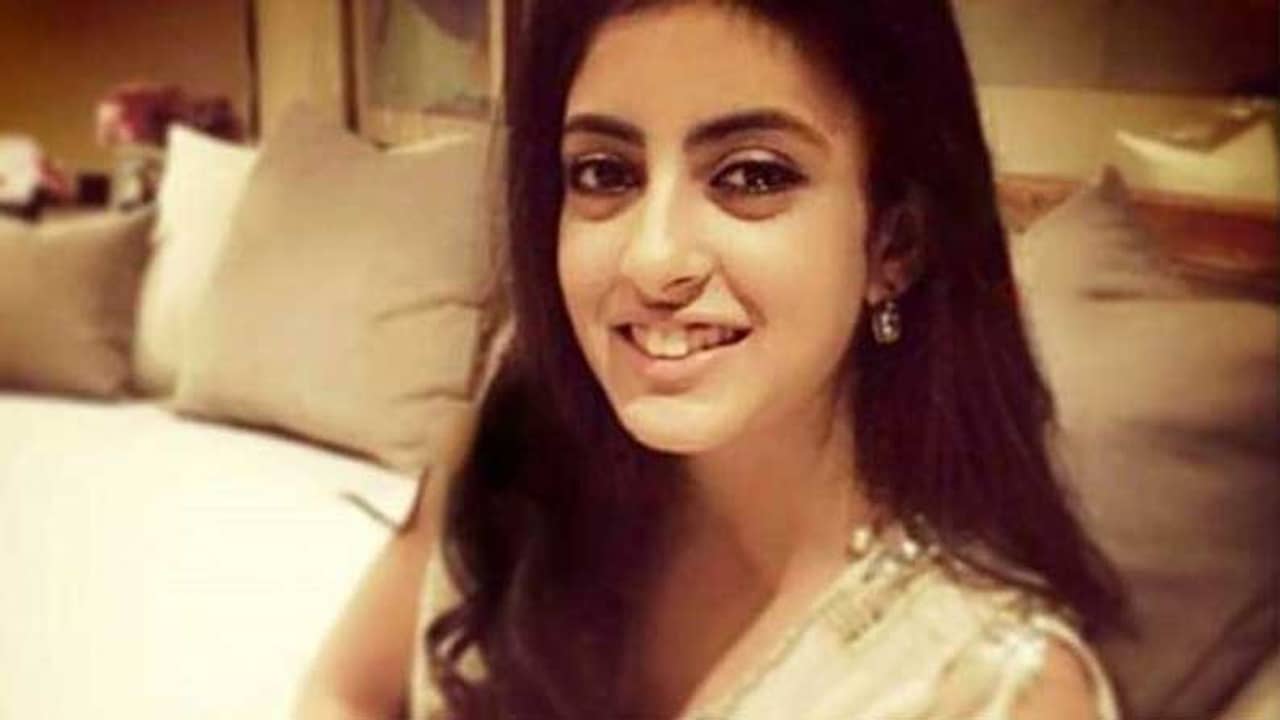 ইন্ডিয়ান আইডলের এক প্রতিযোগীকে পছন্দ হল নভ্যার!