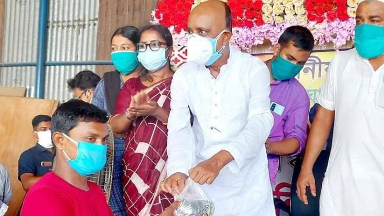 ১৫জুন পর্যন্ত চলবে কমিউনিটি কিচেন, বাড়ি বাড়ি পৌঁছবে খাবার, জানালেন খাদ্যমন্ত্রী