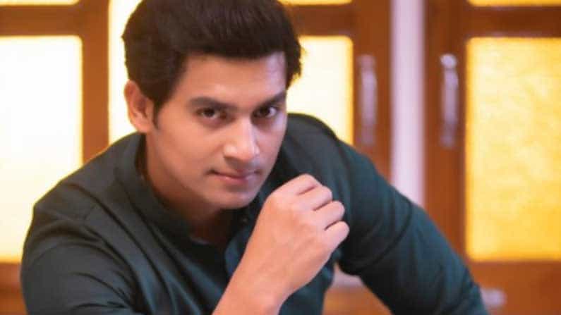 বাড়িতেই তৈরি ছোট জিম, নিজেকে তৈরি রাখছেন রাহুল মজুমদার বাড়িতেই তৈরি ছোট জিম, নিজেকে তৈরি রাখছেন রাহুল মজুমদার