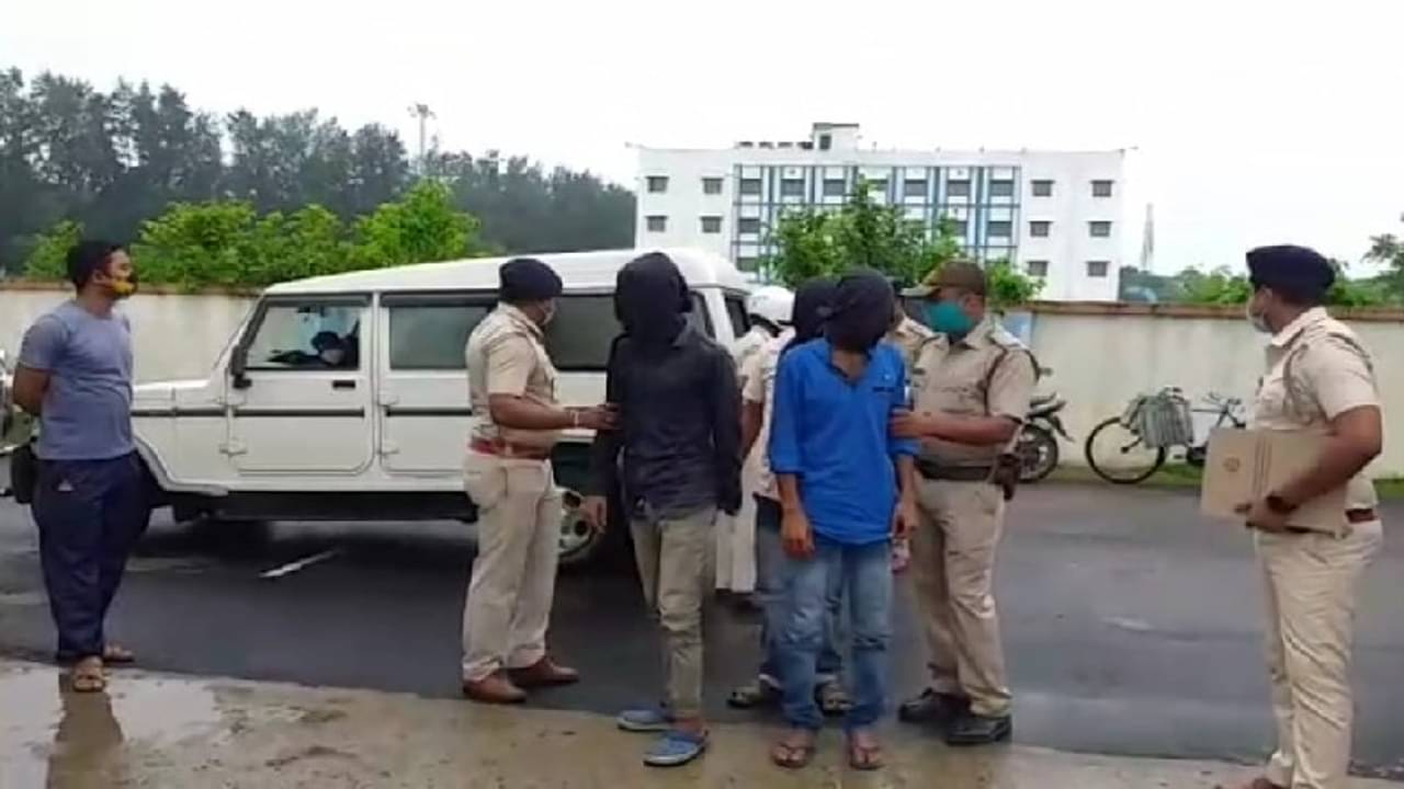 জাল আধার কার্ডের রমরমা সাগরদিঘীতে, পুলিশের জালে চক্র