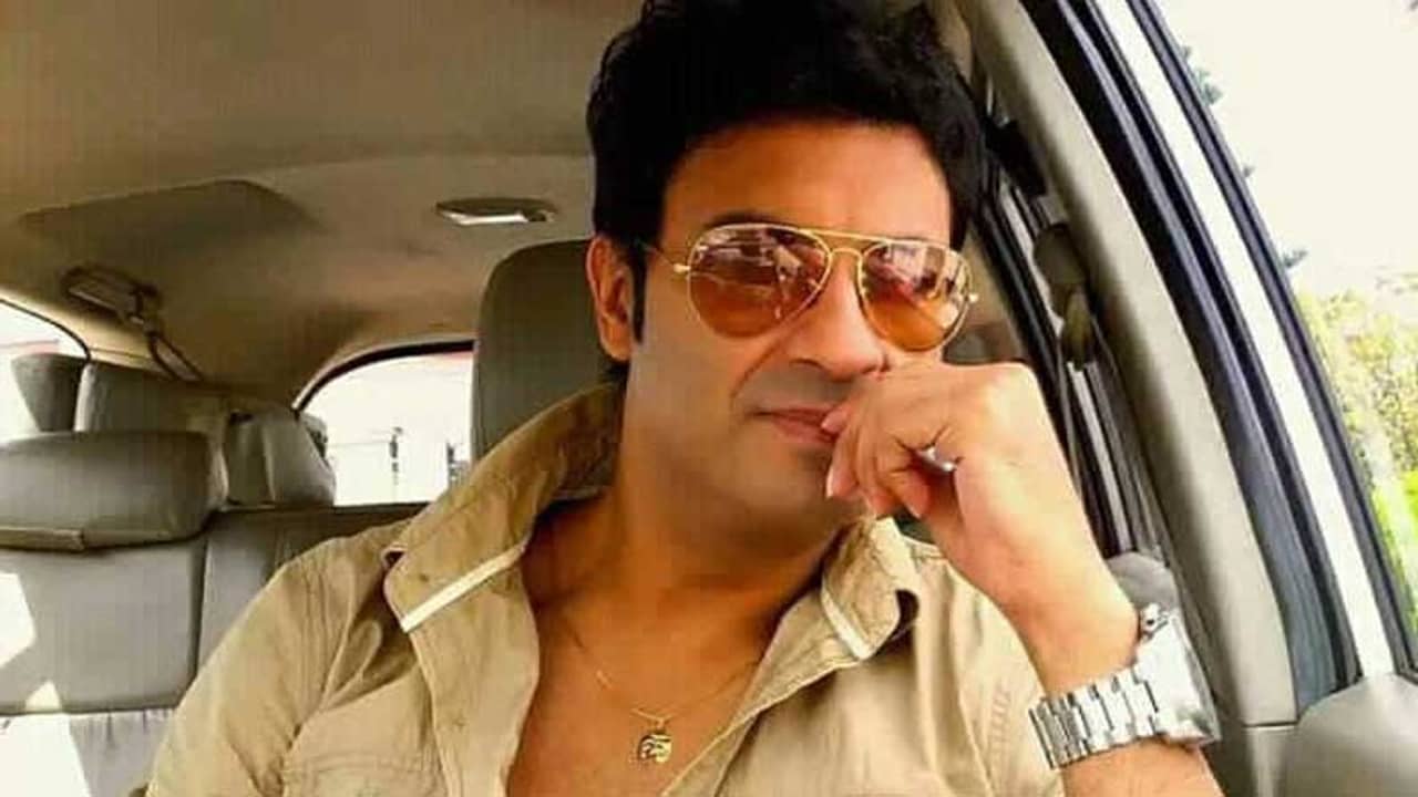 অনলাইন ফ্যাশন প্রতিযোগিতার অভিনব উদ্যোগ নিলেন সম্রাট