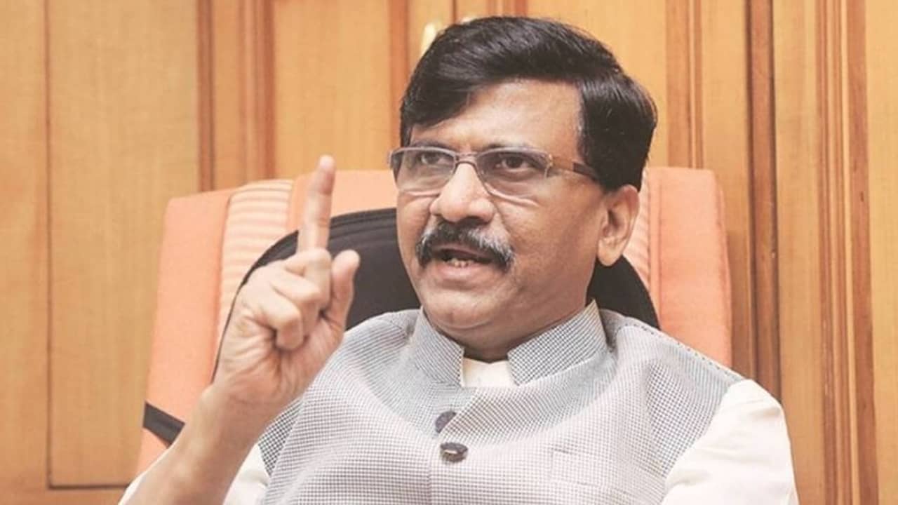 শিবসেনাকে ক্রীতদাসের মতো দেখেছে বিজেপি, দাবি সঞ্জয় রাউতের