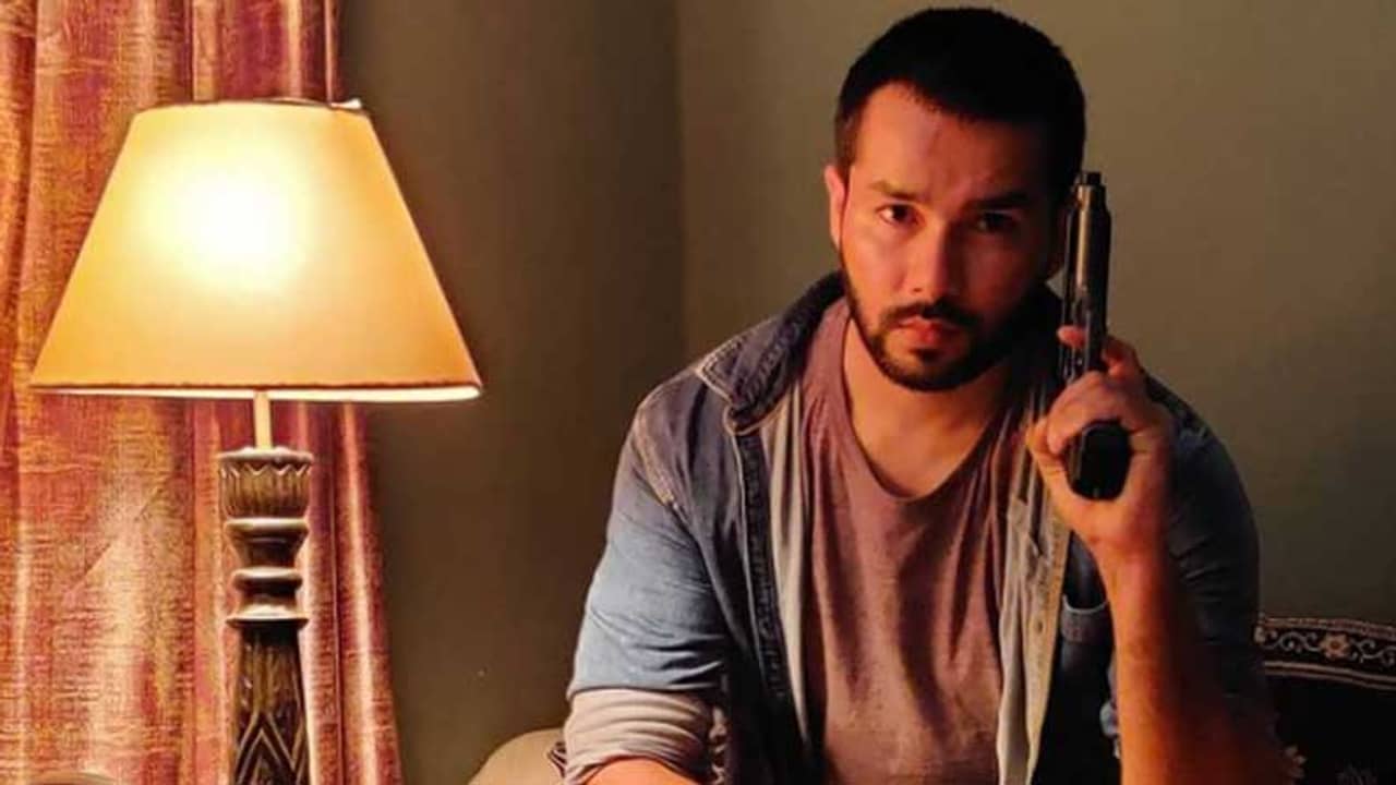 আর্থিক দুরবস্থায় মুম্বই ছেড়ে দিল্লিতে ফিরে গেলেন ‘দ্য ফ্যামিলি ম্যান’-এর অভিনেতা