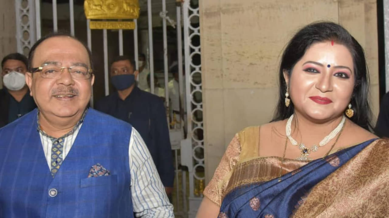 জামাইষষ্ঠীতে হাফ জামাই সেজে সম্পত্তি ত্যাগ করছে..., নিরীহ টু্ইট কুণালের