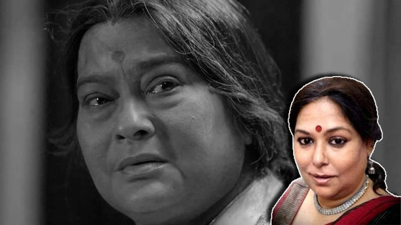 “স্বাতী কাকিমাও চলে গেলেন…আদরগুলো কার কাছে পাব আর?” সৌমিত্র কন্যা পৌলমীর গলায় আক্ষেপের সুর