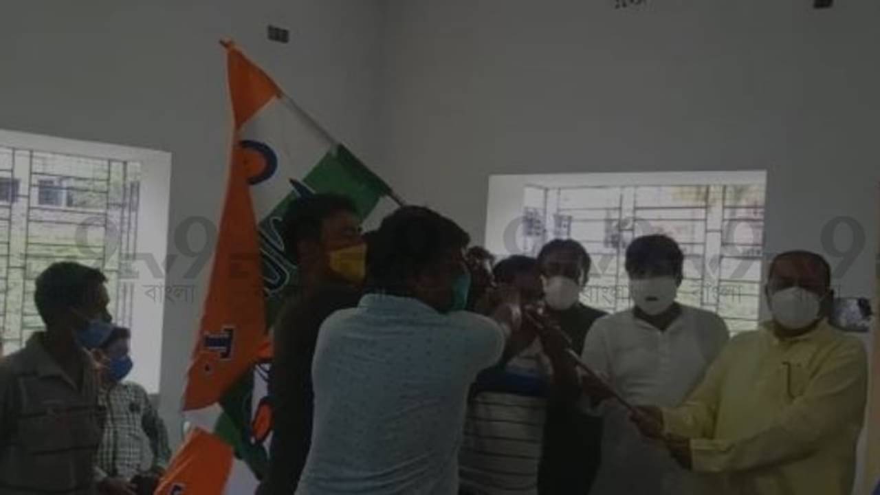 জিন্দাবাদ অনুব্রত, বিজেপি করে ভুল করেছি, ঘাসফুলে ঘরওয়াপসি ২০০ বিজেপি কর্মীর