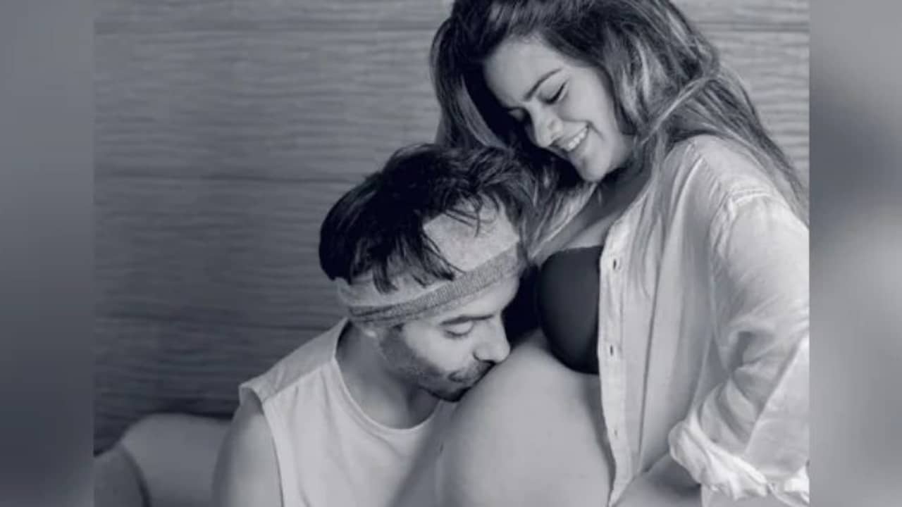 লকডাউনে কাজ বাড়ল না, বরং পরিবারকেই একটু বাড়িয়ে নিই, মজার পোস্টে সুখবর দিলেন আয়ুষ্মানের ভাই