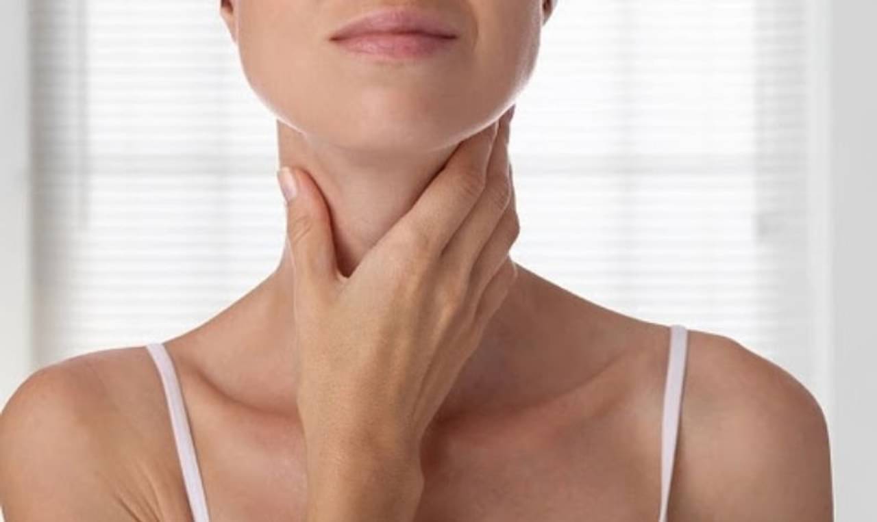 গলার রিঙ্কেলস হঠাতে চাই বিশেষ পরিচর্চা! খুব সহজ ও ঘরোয়া উপায়ে রইল কিছু টিপস