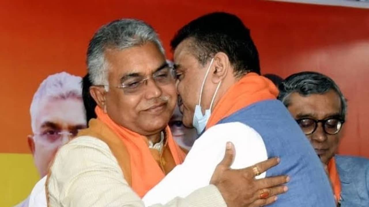 প্রেস্টিজ ফেস বার্তা! এবার থেকে পোস্টারে দিলীপের পাশাপাশি শুভেন্দুর ছবিও