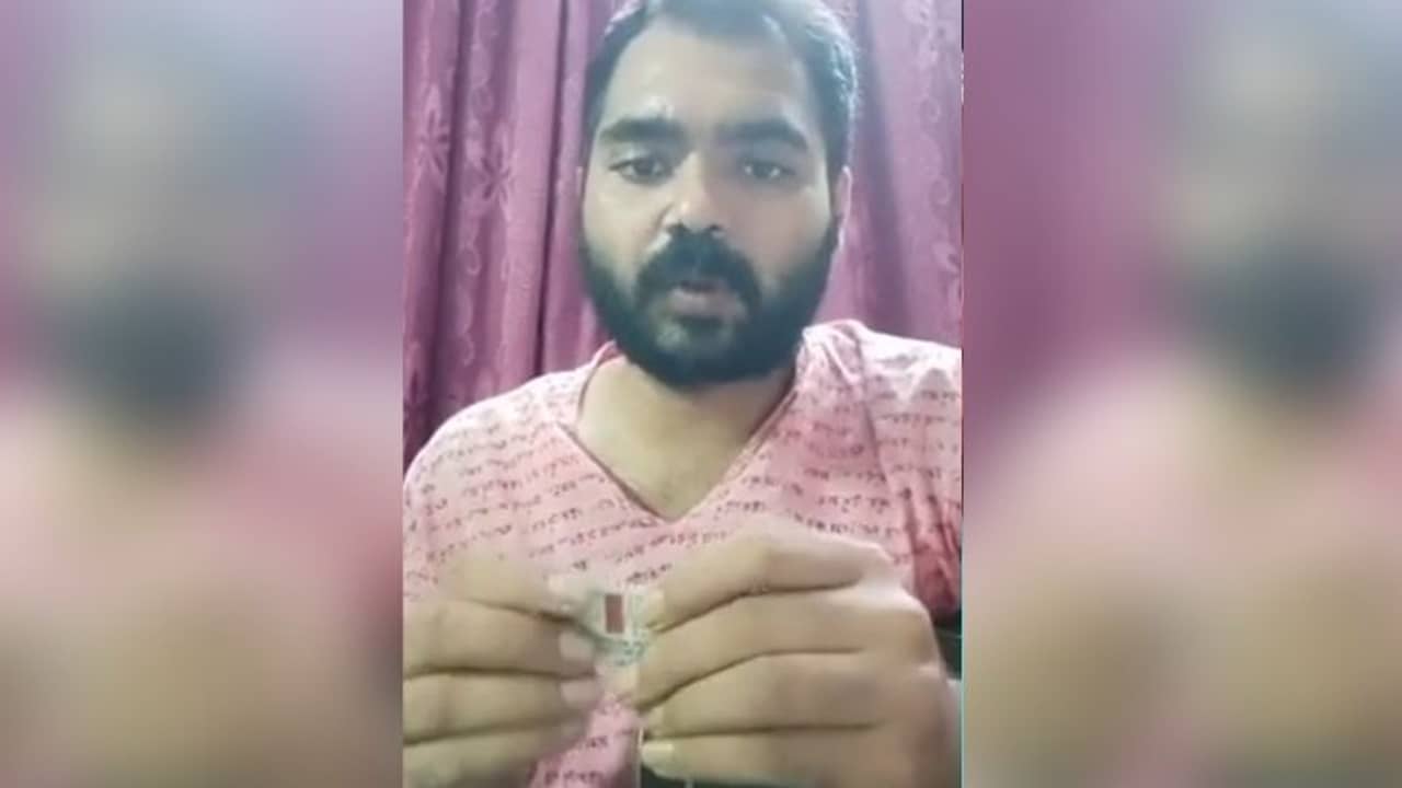 দীর্ঘ দিন কাজ নেই, আই কুইট লিখে ফেসবুক লাইভে ঘুমের ওষুধ খাওয়ার দাবি অভিনেতার