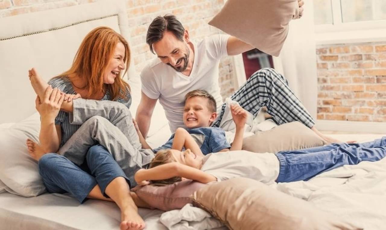 দুই সন্তানের বাবা-মা বেশিদিন বাঁচেন, প্রমাণ গবেষণায়!