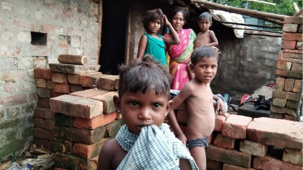 শিশু শ্রম বিরোধী দিবস: বাচ্চাদের ভবিষ্যৎ উজ্জ্বল করতে অঙ্গীকারবদ্ধ ইটভাটার শ্রমিকরা